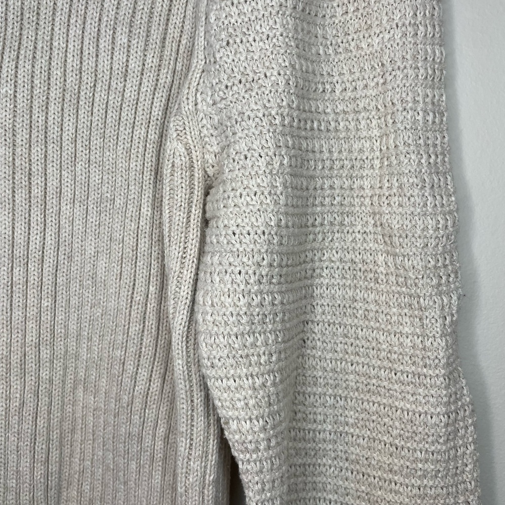 Calvin Klein Jeans Soft 100% Cotton V-Neck Sweater - Picture 9 of 13